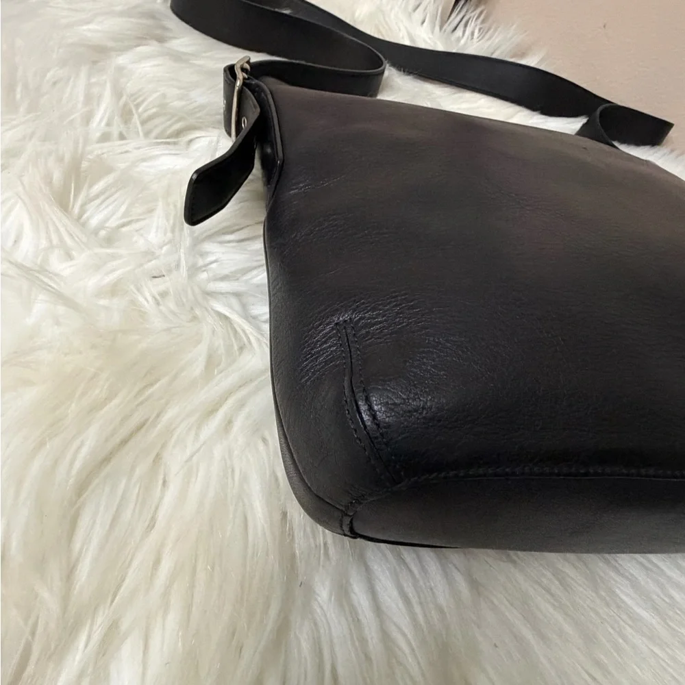 Vintage Coach #Black Crossbody Bag